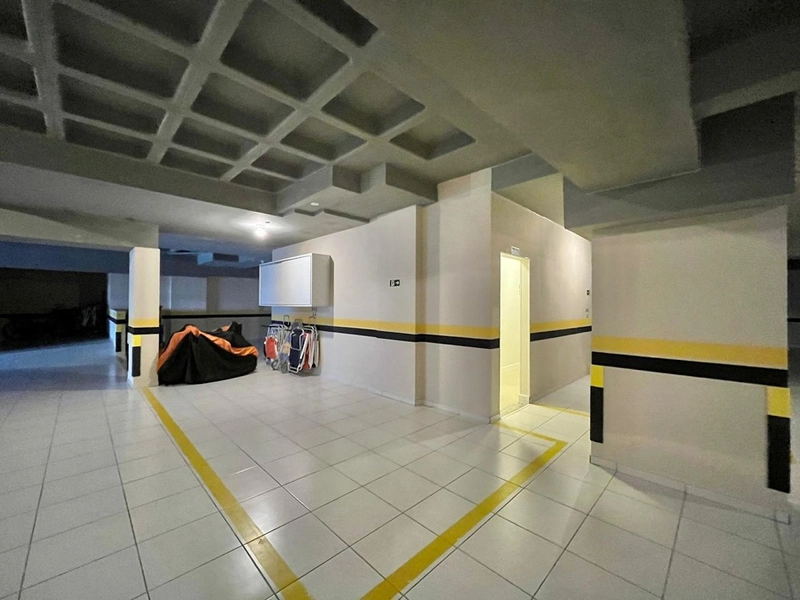 3 dormitórios com duas vagas finamente decorado em frente e praça da igreja Luterana: 26ª foto da galeria de imagens do imóvel