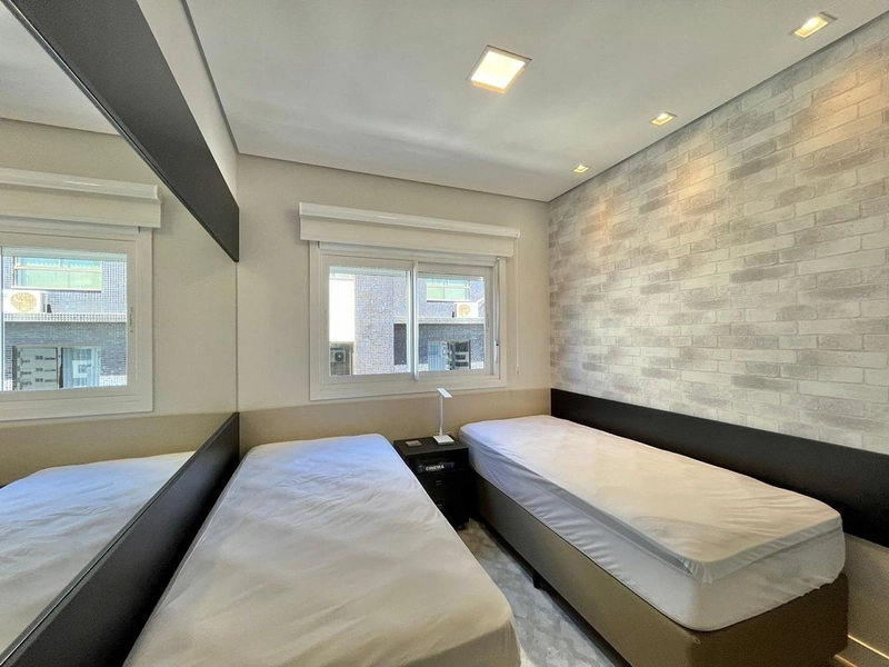 3 dormitórios com duas vagas finamente decorado em frente e praça da igreja Luterana: 18ª foto da galeria de imagens do imóvel