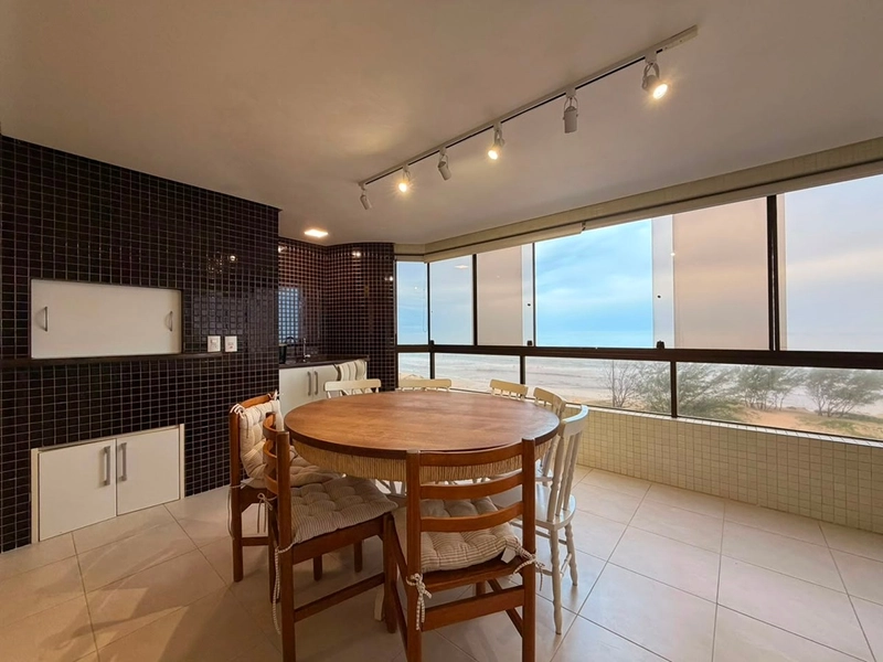 APARTAMENTO À BEIRA MAR | VISTA DESLUMBRANTE PARA O MAR EM CAPÃO DA CANOA 🌊✨: 12ª foto da galeria de imagens do imóvel