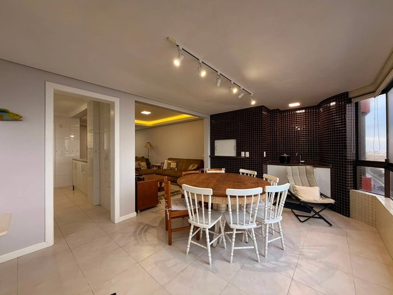 APARTAMENTO À BEIRA MAR | VISTA DESLUMBRANTE PARA O MAR EM CAPÃO DA CANOA 🌊✨: 19ª foto da galeria de imagens do imóvel