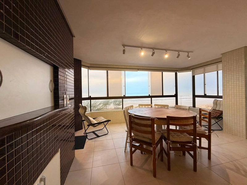 APARTAMENTO À BEIRA MAR | VISTA DESLUMBRANTE PARA O MAR EM CAPÃO DA CANOA 🌊✨: 6ª foto da galeria de imagens do imóvel