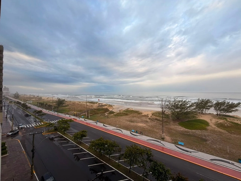 APARTAMENTO À BEIRA MAR | VISTA DESLUMBRANTE PARA O MAR EM CAPÃO DA CANOA 🌊✨: 18ª foto da galeria de imagens do imóvel