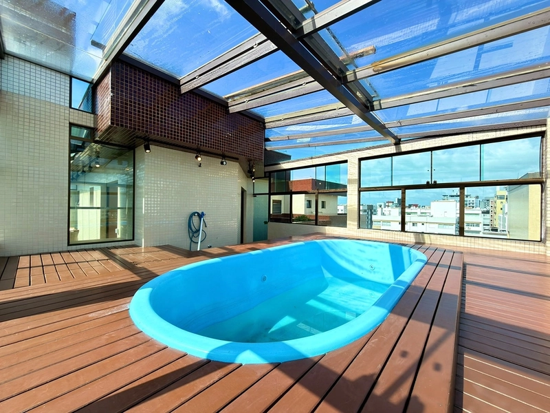 COBERTURA DE ALTO PADRÃO COM PISCINA PRIVATIVA E VISTA PARA O MAR E A SERRA: 5ª foto da galeria de imagens do imóvel