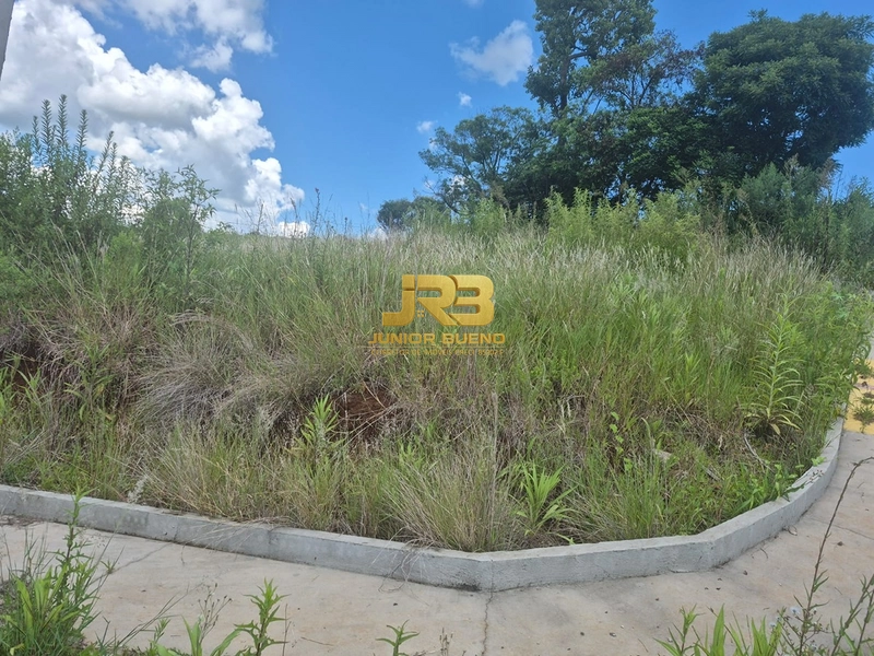 TERRENO DE ESQUINA NO BELA COLINA: 2ª foto da galeria de imagens do imóvel