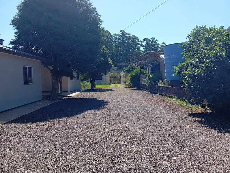 CASA À VENDA : 3ª foto da galeria de imagens do imóvel