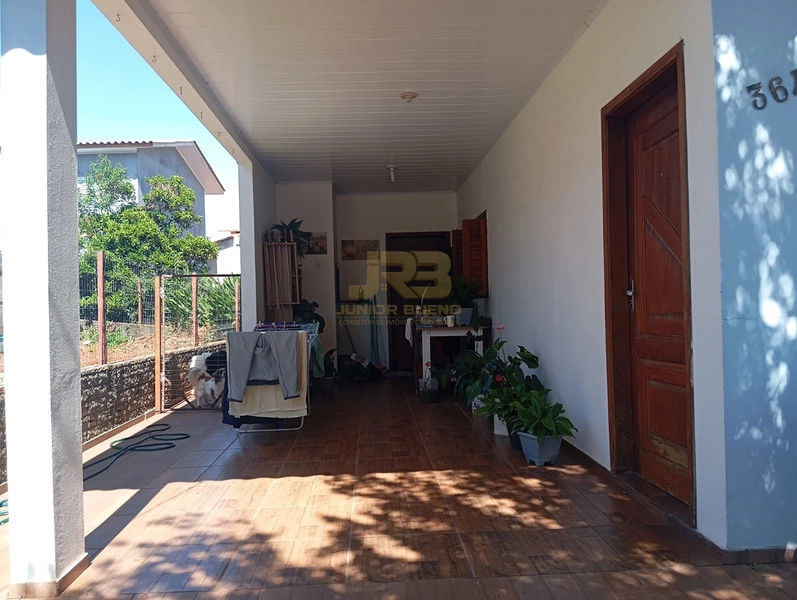 CASA À VENDA : 2ª foto da galeria de imagens do imóvel