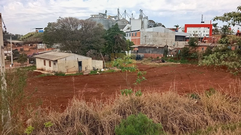 TERRENO COM 3000m²: 7ª foto da galeria de imagens do imóvel