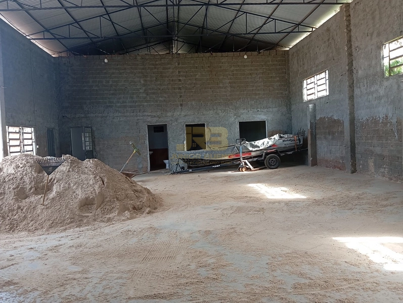 GALPÃO DE 300m²: 5ª foto da galeria de imagens do imóvel