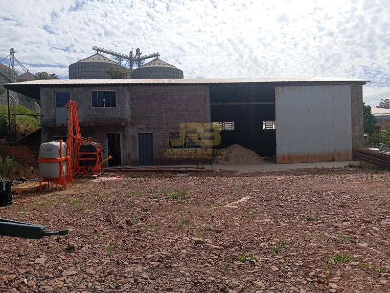 GALPÃO DE 300m²: 1ª foto da galeria de imagens do imóvel