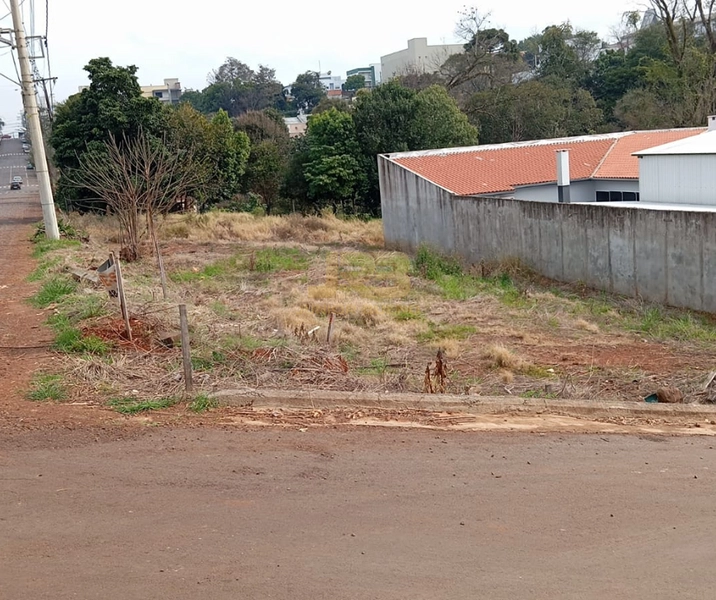 TERRENO À VENDA - CENTRO: 3ª foto da galeria de imagens do imóvel