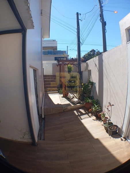 LINDA CASA COM 02 PAVIMENTOS: 4ª foto da galeria de imagens do imóvel