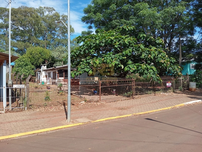 TERRENO DE 750m² 15X50: 3ª foto da galeria de imagens do imóvel