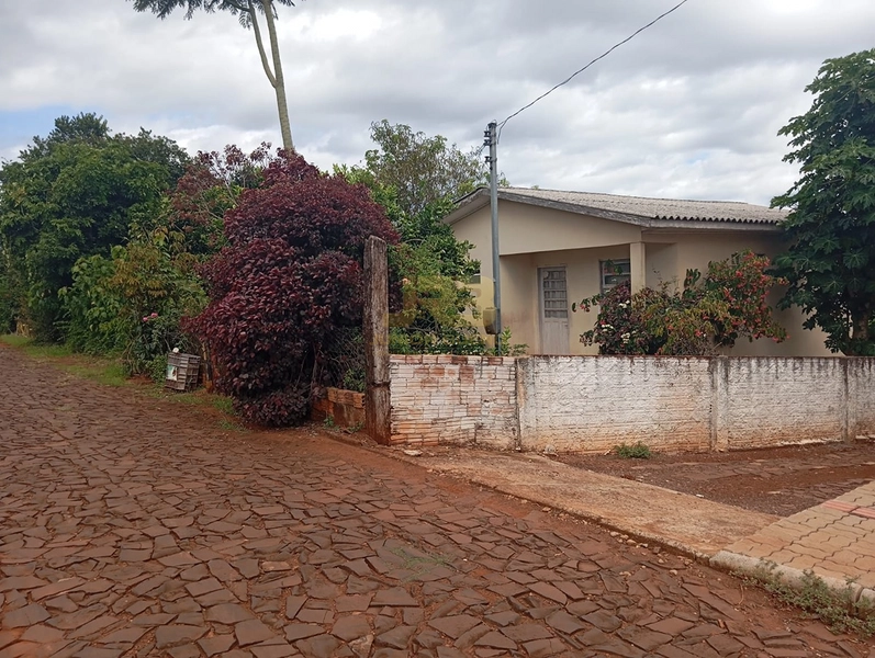 TERRENO DE 510m² COM CASA DE 75m²: 1ª foto da galeria de imagens do imóvel