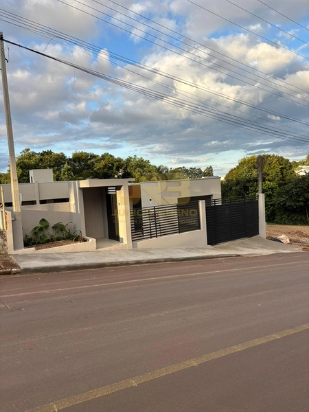 🏡 LINDA CASA À VENDA – TOTALMENTE REFORMADA!: 1ª foto da galeria de imagens do imóvel