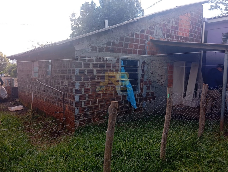 CASA À VENDA : 3ª foto da galeria de imagens do imóvel