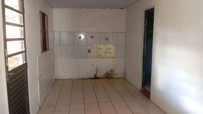 CASA À VENDA : 2ª foto da galeria de imagens do imóvel