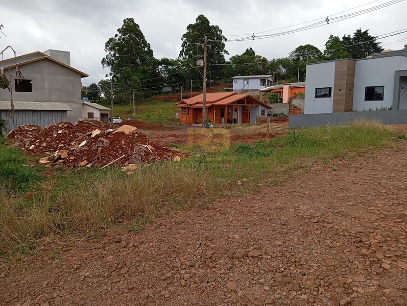 TERRENO DE ESQUINA 300m²: 4ª foto da galeria de imagens do imóvel