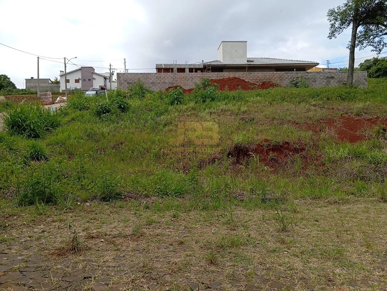TERRENO DE ESQUINA NO CENTRO: 4ª foto da galeria de imagens do imóvel