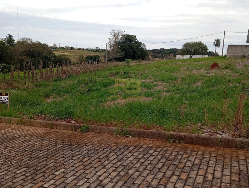 🏡 TERRENO À VENDA – LOTEAMENTO OLIVEIRA: 2ª foto da galeria de imagens do imóvel