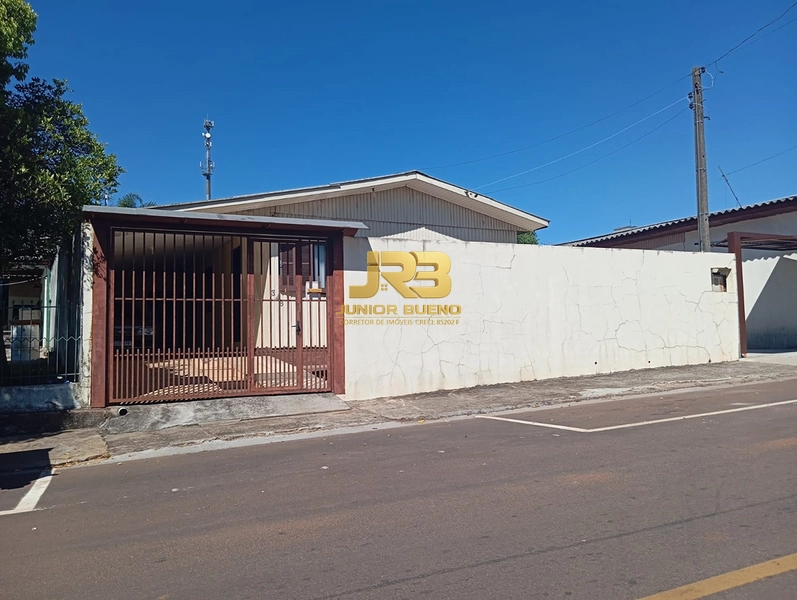 CASA MISTA À VENDA NO CENTRO: 5ª foto da galeria de imagens do imóvel