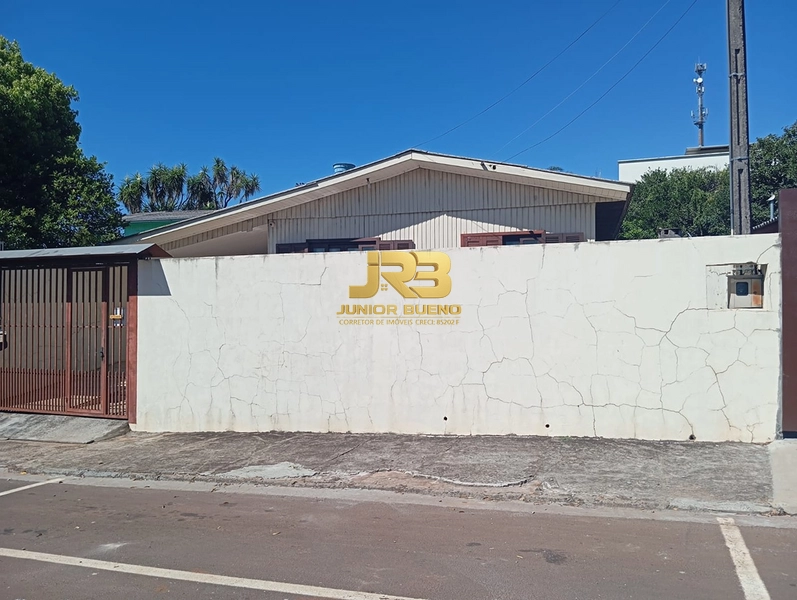 CASA MISTA À VENDA NO CENTRO: 3ª foto da galeria de imagens do imóvel