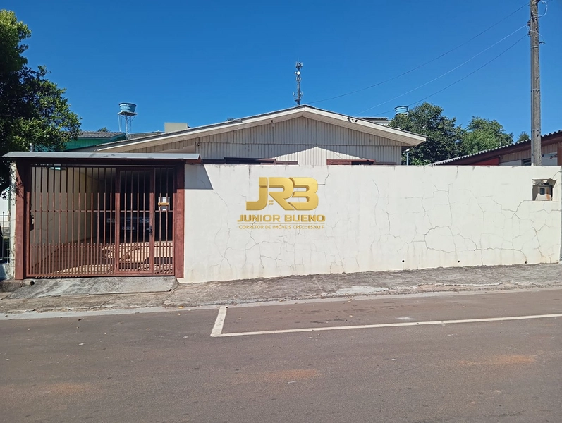 CASA MISTA À VENDA NO CENTRO: 2ª foto da galeria de imagens do imóvel