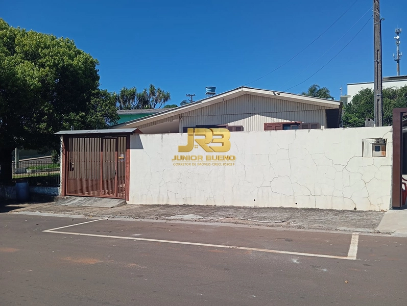 CASA MISTA À VENDA NO CENTRO: 1ª foto da galeria de imagens do imóvel