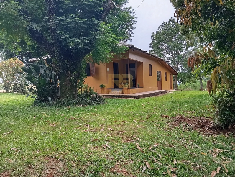 EXCELENTE CHÁCARA À VENDA: 2ª foto da galeria de imagens do imóvel