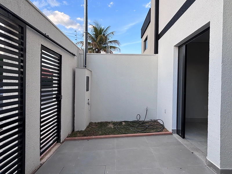 Viva a experiência de viver em harmonia, natureza e vizinhança tranquila.: 2ª foto da galeria de imagens do imóvel