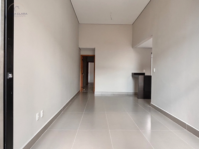 Uma casa linear pensada para viver e receber.: 3ª foto da galeria de imagens do imóvel