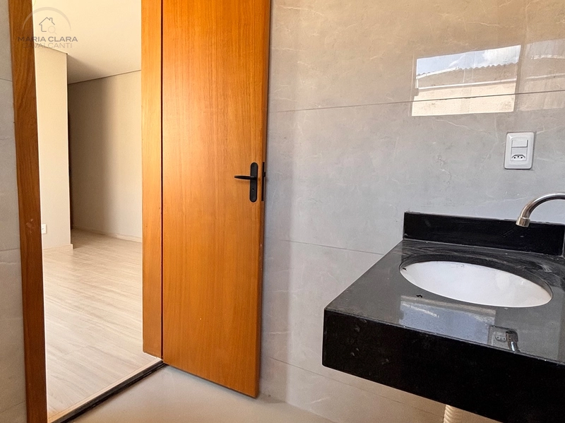 Uma casa linear pensada para viver e receber.: 31ª foto da galeria de imagens do imóvel