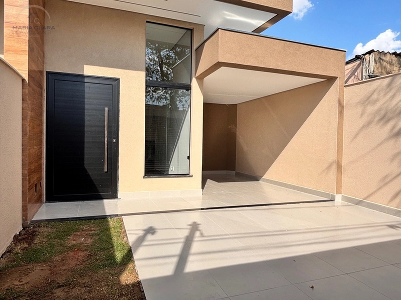Uma casa linear pensada para viver e receber.: 2ª foto da galeria de imagens do imóvel