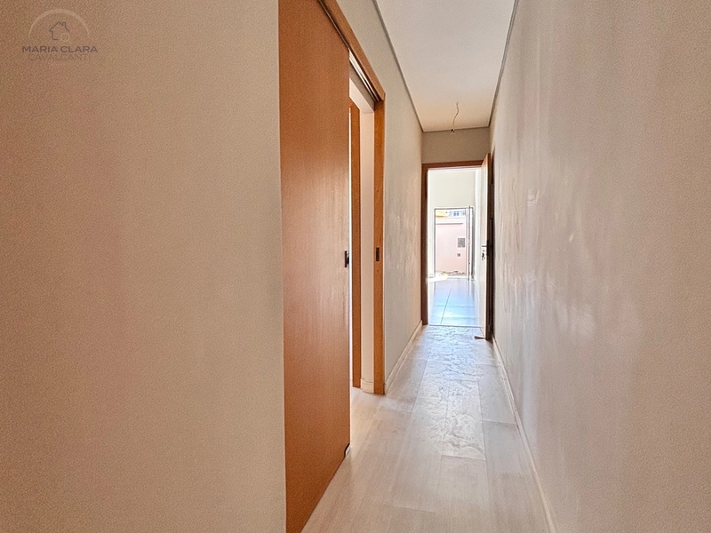 Uma casa linear pensada para viver e receber.: 34ª foto da galeria de imagens do imóvel