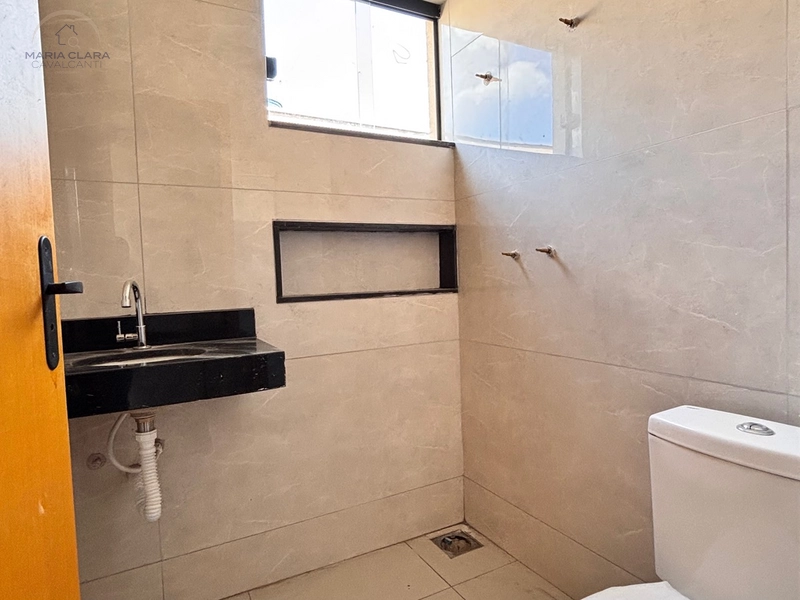 Uma casa linear pensada para viver e receber.: 15ª foto da galeria de imagens do imóvel