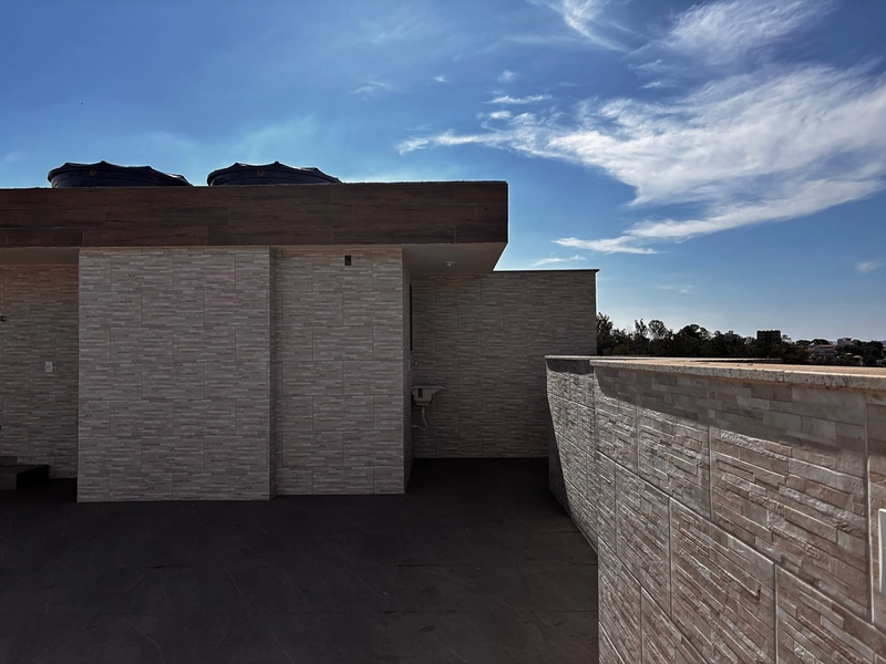 Terraço amplo para suas memórias, brisa leve e momentos inesquecíveis juntos.: 18ª foto da galeria de imagens do imóvel