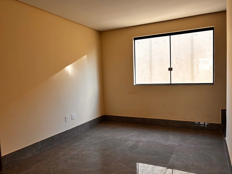 Terraço amplo para suas memórias, brisa leve e momentos inesquecíveis juntos.: 2ª foto da galeria de imagens do imóvel