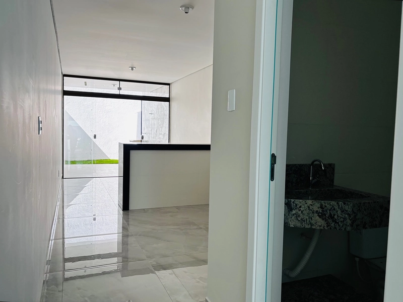 Conforto, independência e tranquilidade em dois andares: 2ª foto da galeria de imagens do imóvel