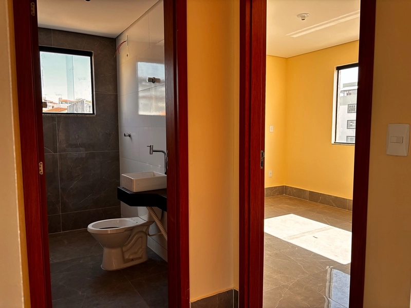 Terraço amplo, dois andares de alegria — seu espaço e privacidade.: 7ª foto da galeria de imagens do imóvel