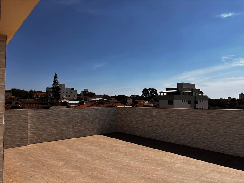 Terraço amplo, dois andares de alegria — seu espaço e privacidade.: 18ª foto da galeria de imagens do imóvel