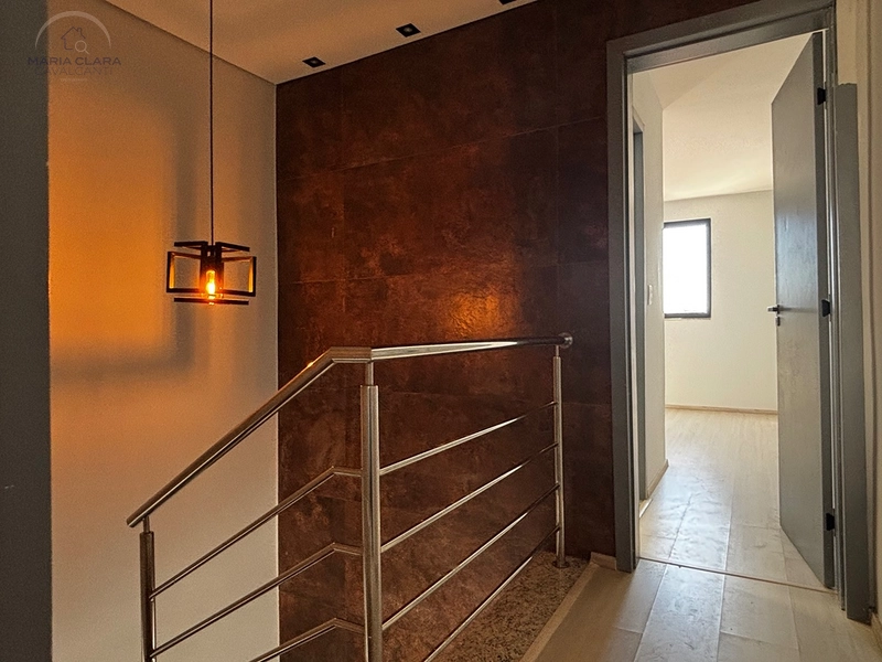 Arquitetura marcante, quintal e conforto para sua família.: 18ª foto da galeria de imagens do imóvel