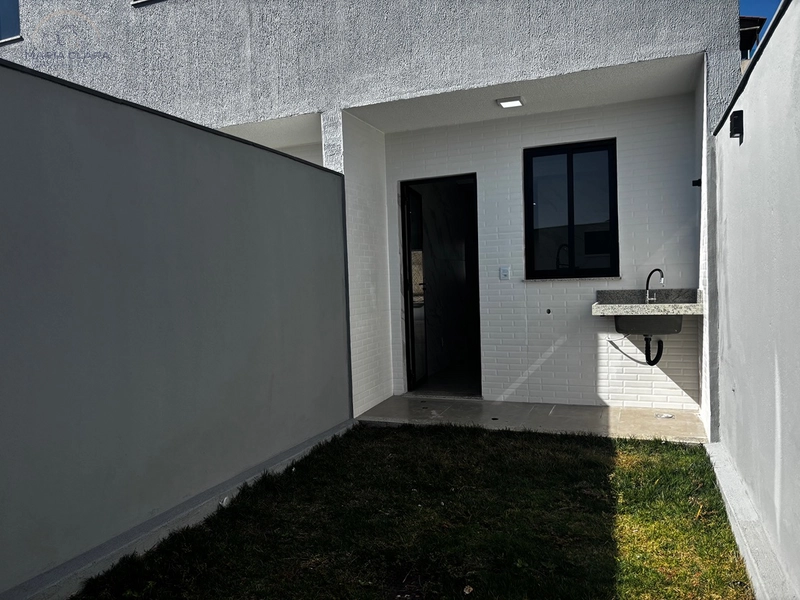 Arquitetura marcante, quintal e conforto para sua família.: 11ª foto da galeria de imagens do imóvel