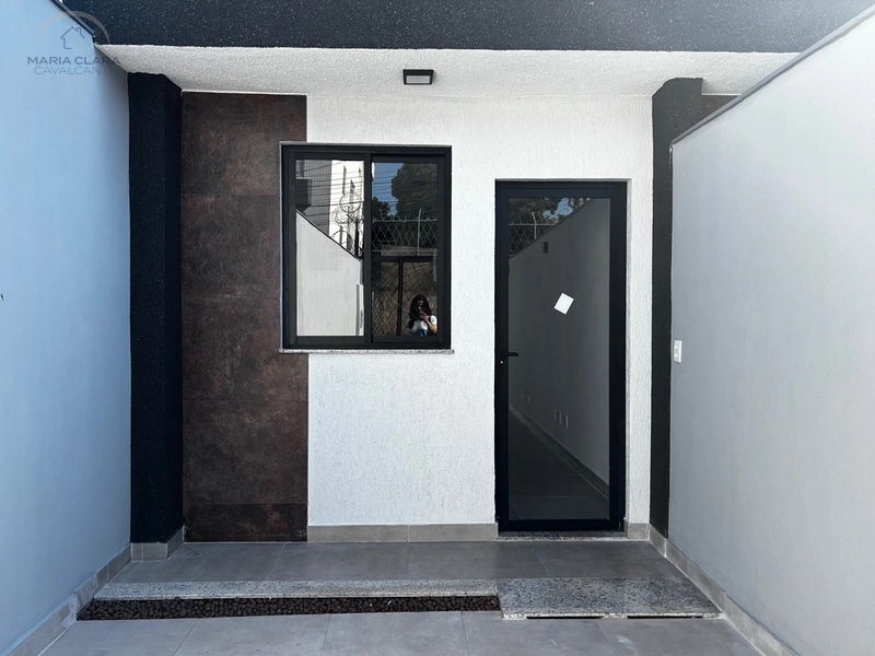 Arquitetura marcante, quintal e conforto para sua família.: 4ª foto da galeria de imagens do imóvel