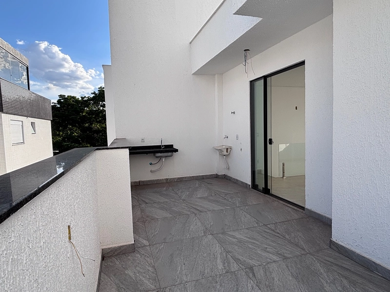 Entre o verde e a cidade, sua cobertura para viver, trabalhar e relaxar.: 2ª foto da galeria de imagens do imóvel