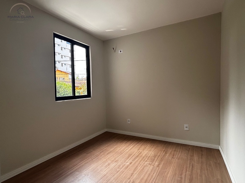 Um quintal lateral para viver a casa por inteiro.: 15ª foto da galeria de imagens do imóvel
