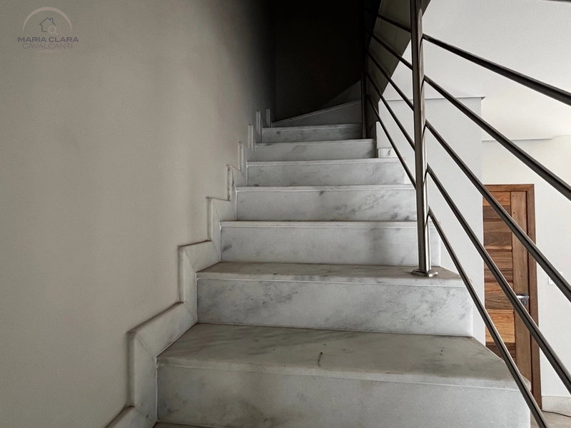 Um quintal lateral para viver a casa por inteiro.: 8ª foto da galeria de imagens do imóvel