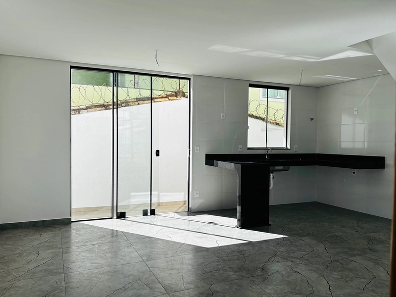 Casa nova, de esquina com quintal, 3 quartos | 1 suíte - Candelária : 9ª foto da galeria de imagens do imóvel