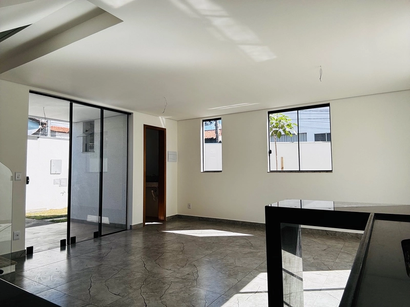 Casa nova, de esquina com quintal, 3 quartos | 1 suíte - Candelária : 8ª foto da galeria de imagens do imóvel