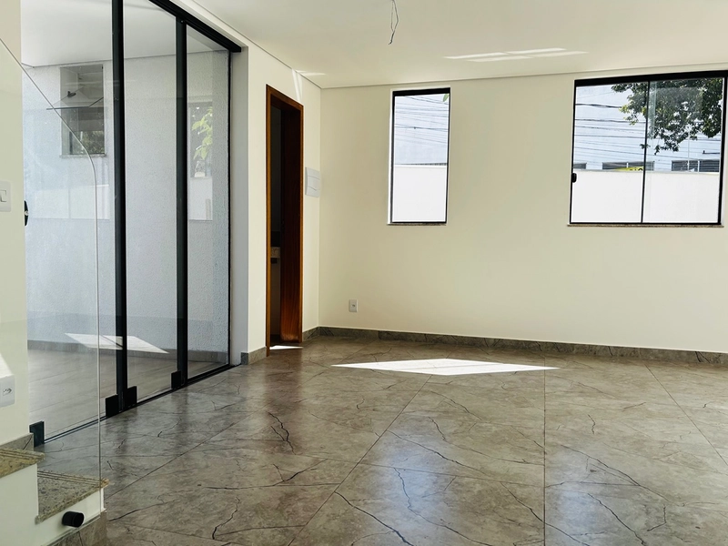 Casa nova, de esquina com quintal, 3 quartos | 1 suíte - Candelária : 13ª foto da galeria de imagens do imóvel