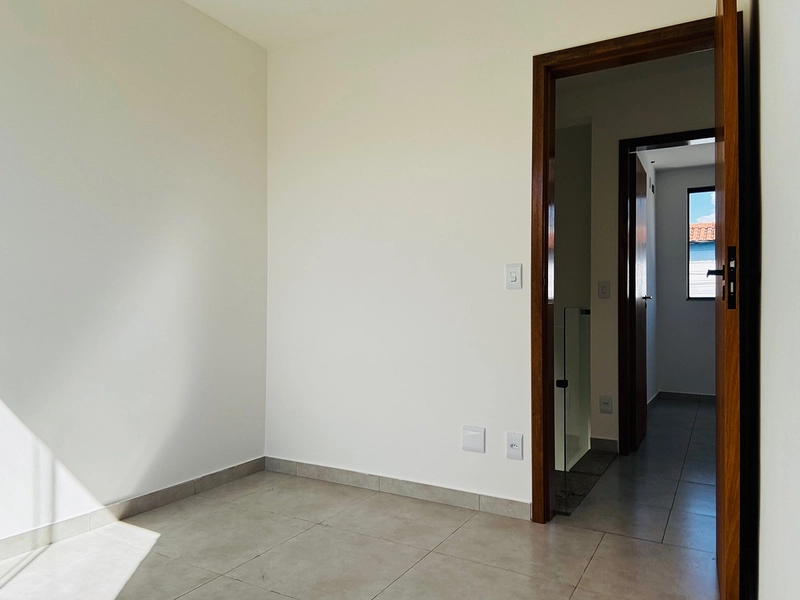 Casa nova, de esquina com quintal, 3 quartos | 1 suíte - Candelária : 20ª foto da galeria de imagens do imóvel