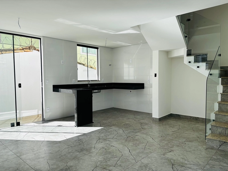 Casa nova, de esquina com quintal, 3 quartos | 1 suíte - Candelária : 6ª foto da galeria de imagens do imóvel